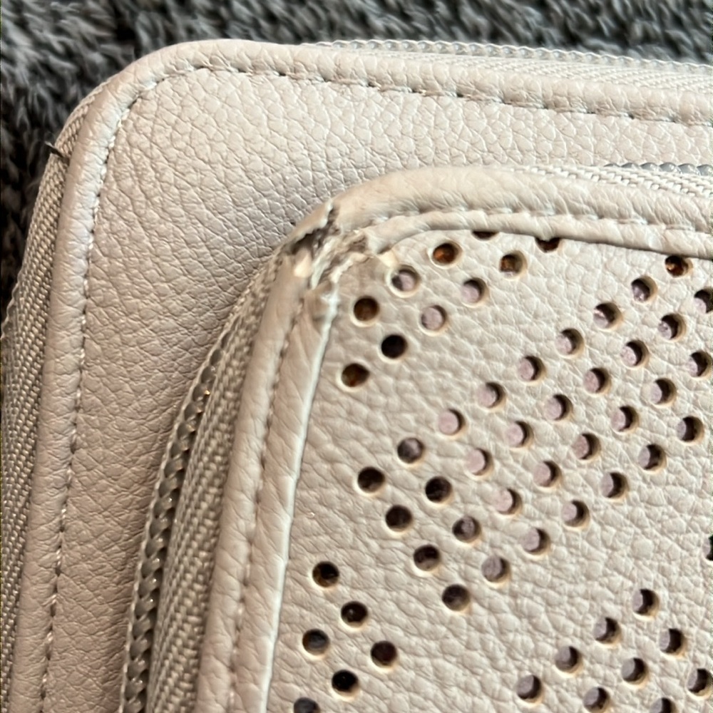 Jessica Simpson Wallet - Picture 3 of 6